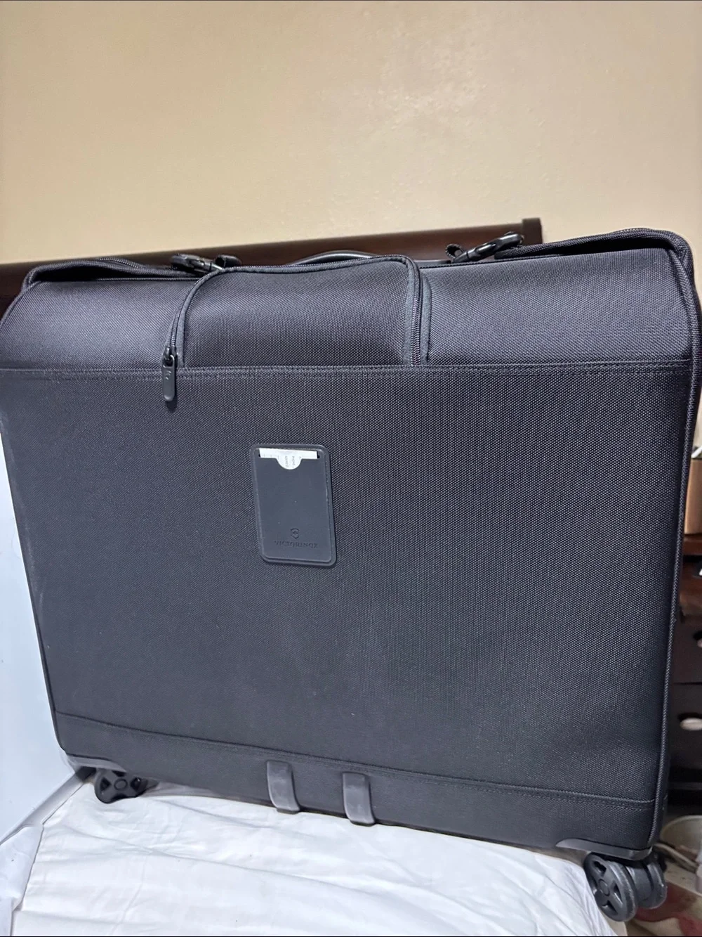 Vitorinox bi-fold wheeled garment suitcase. NWOT
